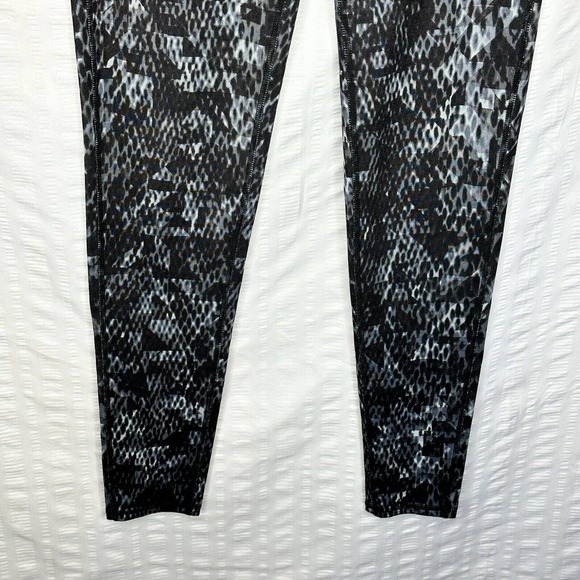 Athleta Leggings Womens Small Black Snakeprint Mid Rise Workout Gym - Picture 3 of 12